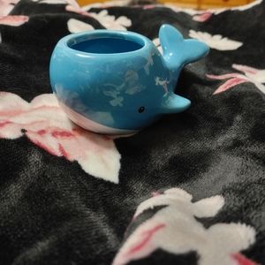 Nwot whale planter